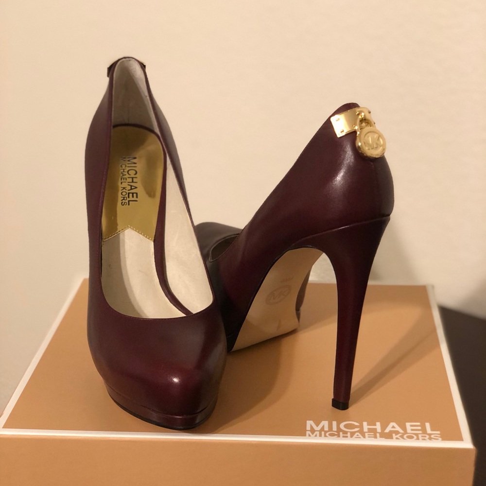 Michael Kors Maroon Pump